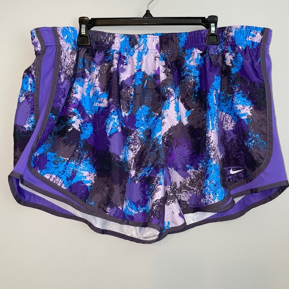 Nike Pants - EUC Nike Tempo Chalk Print Running Athletic Shorts Size 3X